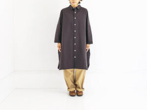 やわらかコットン／ロングシャツ 004／ダークグレー（ユニセックス）／HUIS