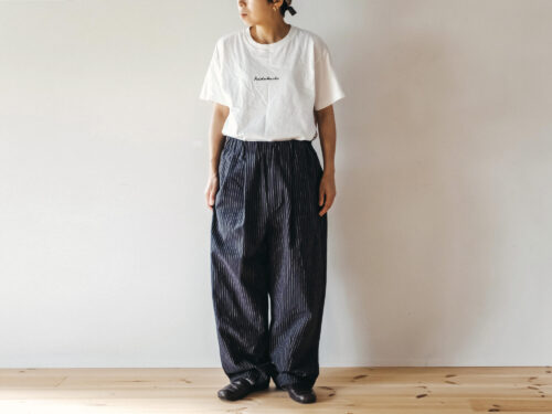 シーチングコットン／ワイドパンツ 504／ブラックストライプ（ユニセックス）／HUIS