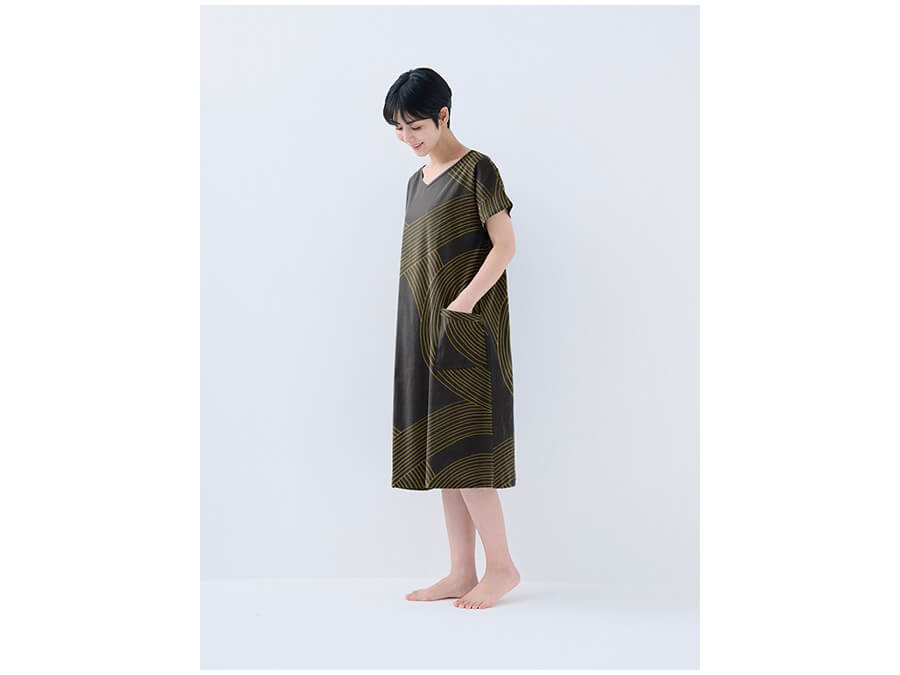 根っこ/やまぶき Vネック ワンピース/ステテコドットコム(steteco.com)
