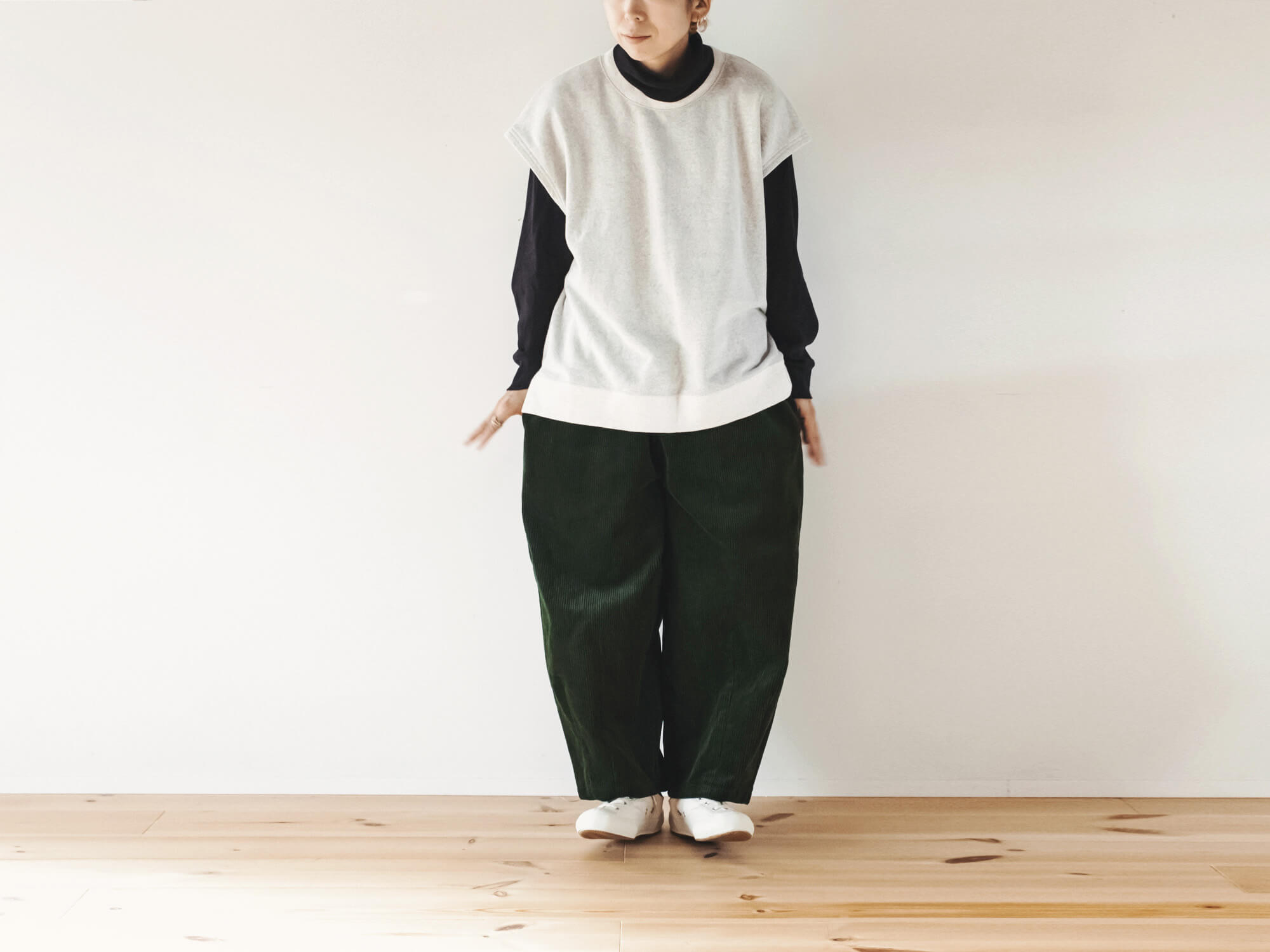 シャトルコーデュロイバルーンパンツ/太畝・エバーグリーン/ユニセックス/506/HUIS