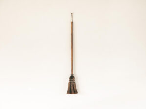しゅろのやさしいほうき/三玉 焼檜柄/高田耕造商店