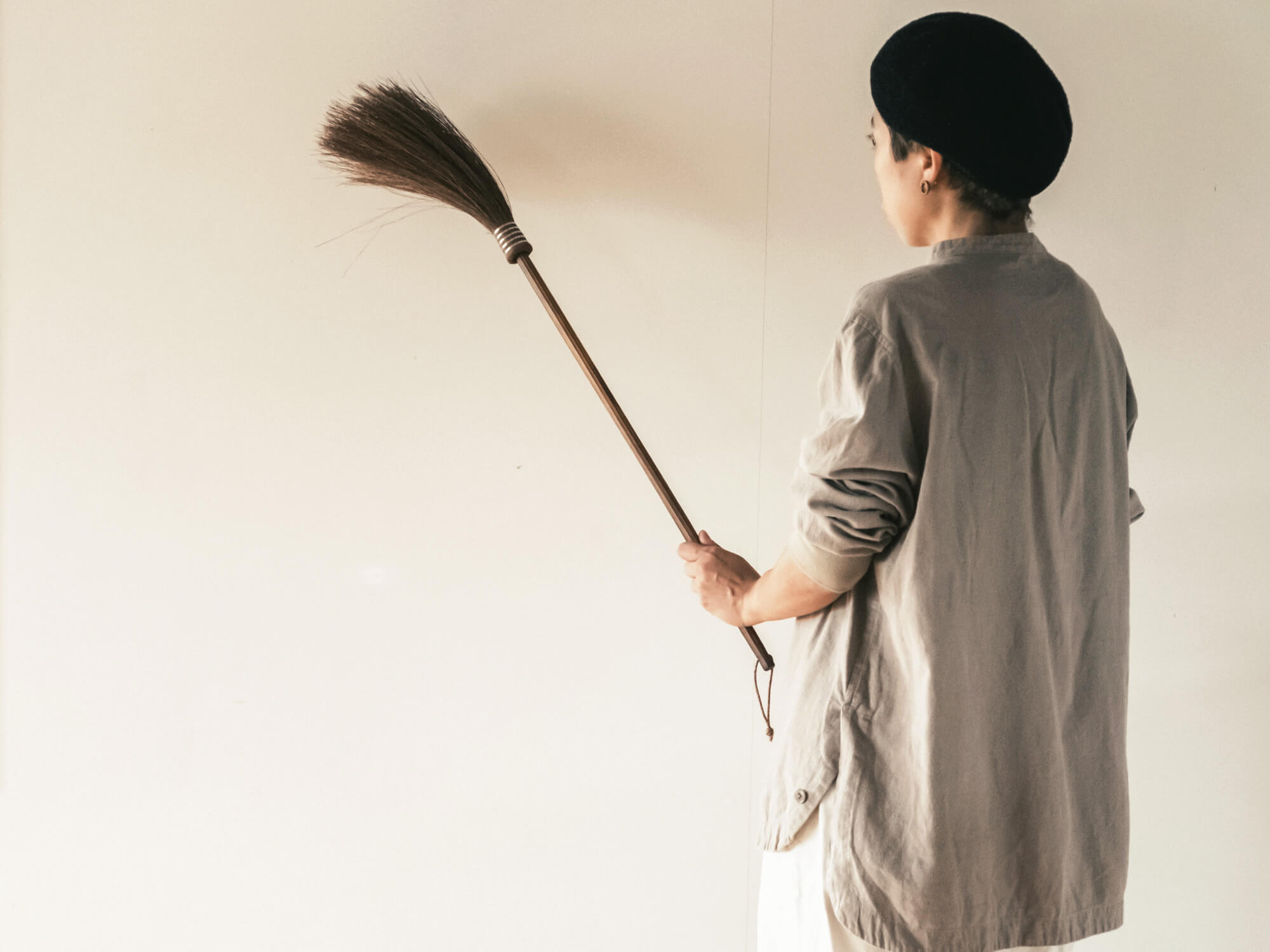 しゅろのやさしいほうき/はたき 焼檜柄/高田耕造商店